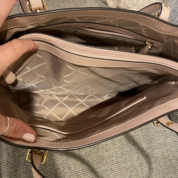 Michael Kors Voyager east west tote ballet pink white - Picture 8 of 9